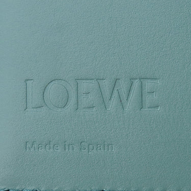 ロエベ LOEWE アナグラム バーティカル ウォレット C821S33X12 ウォーター ペブルグレインカーフ 三つ折り財布 シルバー金具 コンパクトウォレット