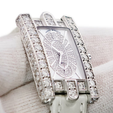 腕時計 ハリーウィンストン Harry Winston OH済 アヴェニュー クラシック エリプティック AVEQHM21WW241 クオーツ レディース K18WG ダイヤ