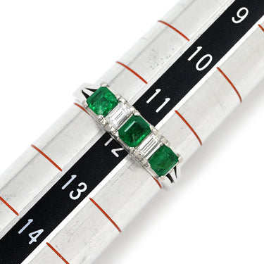 ノンブランド NON BRAND エメラルド0.54ct ダイヤモンド プラチナシルバー Pt900 エメラルド ダイヤモンド リング 指輪 グリーン 緑 Pm900 エメラルドカット バケットカット 11.5号