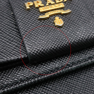 プラダ PRADA サフィアーノ フィオッコ コンパクト ウォレット NERO レザー 三つ折り財布 ゴールド金具 黒 メタルロゴ リボンモチーフ SAFFIANO FIOCCO