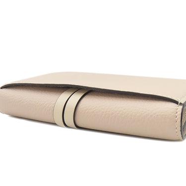 クロエ Chloe アルファベット コンパクトウォレット ベージュ×アイボリー レザー 三つ折り財布 ゴールド金具 バイカラー チャームなし