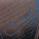 ベルルッティ BERLUTI ラッキーデー スクリット カリグラフィ ブラウン×ブルー レザー ナイロン ショルダーバッグ シルバー金具 茶 青 メッセンジャー 斜め掛け