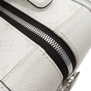 ルイヴィトン LOUIS VUITTON スーツケース ホライゾン 55 M10149 ホワイト モノグラムキャンバス タイガ キャリーバッグ シルバー金具 白 4輪 TSAロック