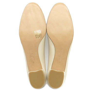 サルヴァトーレ・フェラガモ Salvatore Ferragamo ヴァラ リボン 723350 BONE パテントレザー 6 パンプス アイボリー 靴