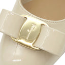 サルヴァトーレ・フェラガモ Salvatore Ferragamo ヴァラ リボン 723350 BONE パテントレザー 6 パンプス アイボリー 靴