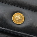 シャネル CHANEL シェブロン Vステッチ ブラック レザー ラムスキン チェーンウォレット ゴールド金具 チェーンショルダー CCボタン 黒