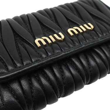 ミュウミュウ MIU MIU マテラッセ キーケース 5PG222 N88 ブラック レザー キーケース ゴールド金具 黒 メタルロゴ 6連 6本 MATELASSE
