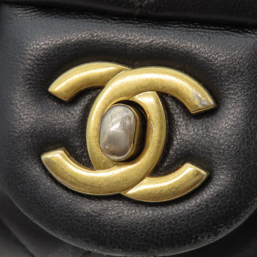 シャネル CHANEL ミニマトラッセ チェーンショルダー ブラック ラムスキン ショルダーバッグ ゴールド金具 黒 ココマーク ココボール