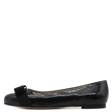 サルヴァトーレ・フェラガモ Salvatore Ferragamo ヴァリナ 1A181 574556 ブラック エナメル #6.5 パンプス ゴールド金具 黒 パテントレザー ヴァラ リボン