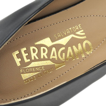 サルヴァトーレ・フェラガモ Salvatore Ferragamo ヴァリナ 1A181 574556 ブラック エナメル #6.5 パンプス ゴールド金具 黒 パテントレザー ヴァラ リボン