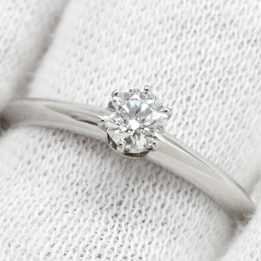 ティファニー Tiffany & Co ソリティア ダイヤリング プラチナシルバー Pt ダイヤモンド リング 指輪 T&Co. 1P 1石 1粒 立爪 PLAT プラチナ 11号