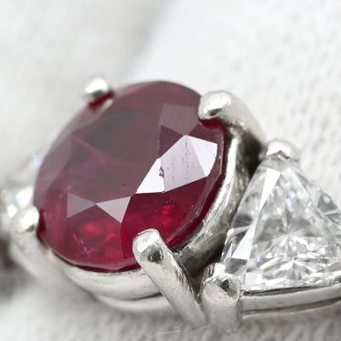 ノンブランド NON BRAND ルビー 1.76ct ダイヤ 0.621ct レッド×プラチナシルバー Pt900 ルビー ダイヤモンド リング 指輪 赤 1P 1石 1粒 プラチナ Pt900 トリリアントカット オーバル 楕円 トリロジー 10号