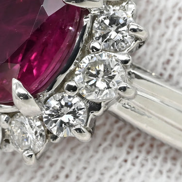 ノンブランド NON BRAND ルビー 1.819ct ダイヤ 0.63ct レッド×プラチナシルバー Pt900 ルビー ダイヤモンド リング 指輪 赤 1P 1石 1粒 プラチナ Pt900 メレダイヤ パヴェ ヘイローデザイン オーバル 13号