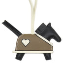 エルメス HERMES ロデオ ロべオ クールPM ブラック×クレ×エトゥープ ラムスキン アニューミロ バッグチャーム 黒 オフホワイト グレージュ