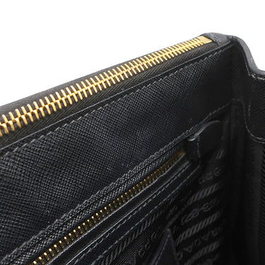 プラダ PRADA ガレリア サフィアーノ ラージバッグ 1BA274 ブラック レザー 2WAYバッグ シルバー金具 黒 ショルダー ハンドバッグ イニシャル刻印あり