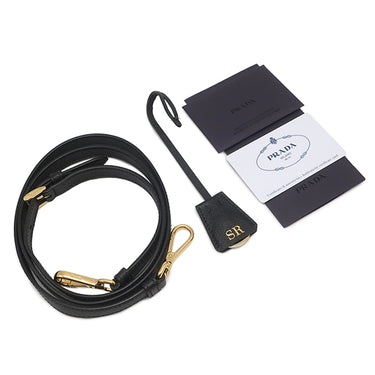 プラダ PRADA ガレリア サフィアーノ ラージバッグ 1BA274 ブラック レザー 2WAYバッグ シルバー金具 黒 ショルダー ハンドバッグ イニシャル刻印あり