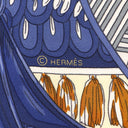 エルメス HERMES カレ90 CARRE バニラ×ブルーロイヤル×ゴールド シルク スカーフ 【TAPIS DE SELLE/タピ ドゥ セル】