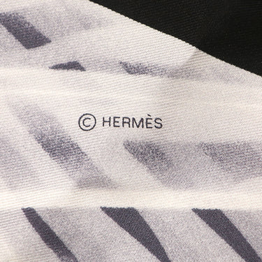 エルメス HERMES カレ90 ネイビー×ブラック×ホワイト シルク スカーフ 【PLEASE CHECK-IN/プリーズチェックイン】