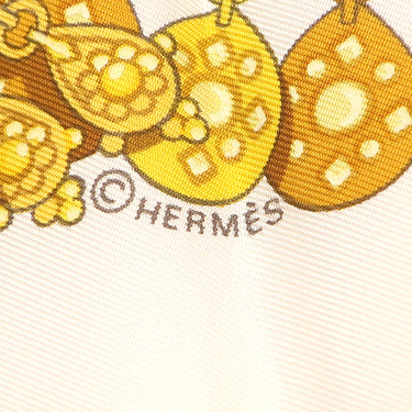 エルメス HERMES カレ90 CARRE ホワイト×ブルー×ゴールド シルク スカーフ 【 KOSMIMA/コスミマ 】