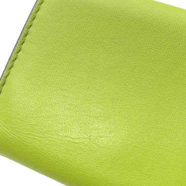 フェンディ FENDI バゲット マイクロトリフォールド ウォレット 8M0395 AAJD F1JCP ワサビ レザー 三つ折り財布 ゴールド金具 コンパクト財布