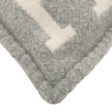 エルメス HERMES アヴァロン3 クッション PM エクリュXグリクレール ウール カシミヤ ファッション雑貨 ライトグレー カバー取り外し可