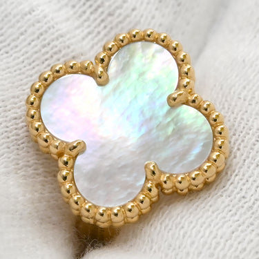 ヴァンクリーフアーペル Van Cleef & Arpels ヴィンテージ アルハンブラ VCARA44100 ホワイト×イエローゴールド K18YG マザーオブパール ピアス 白 750YG 18K