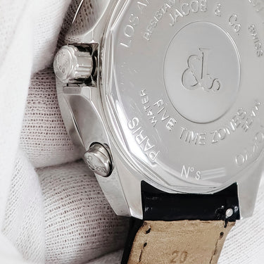 腕時計 ジェイコブ JACOB&CO 5タイムゾーン 40mm スカル クオーツ メンズ 純正ダイヤ ホワイト シェル GMT ワールドタイム