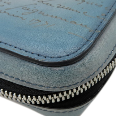 ベルルッティ BERLUTI イタウバ ワイド カリグラフィー クラッチ ブルー レザー スクリットレザー クラッチバッグ シルバー金具 青 水色 セカンドバッグ