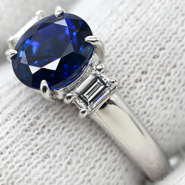 タサキ TASAKI ブルーサファイア 2.41ct ダイヤモンド 0.26ct ブルー×プラチナシルバー Pt900 サファイア ダイヤモンド リング 指輪 青 Pt900 オーバル バゲットカット 9.5号