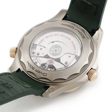 腕時計 オメガ OMEGA シーマスター ダイバー 300M コーアクシャル 210.92.42.20.10.001 自動巻き メンズ 新品同様 逆回転防止ベゼル