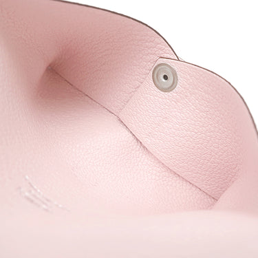 エルメス HERMES カルヴィ ローズサクラ シェーブル カードケース シルバー金具 二つ折り 2024年製