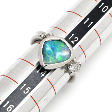真々田誠次 Seiji Art Jewelry ボルダーオパール ダイヤ ブルー×プラチナシルバー Pt900 ボルダーオパール ダイヤモンド リング 指輪 Pt900 遊色 プレイオブカラー フリーシェイプ ハンドメイド 13号