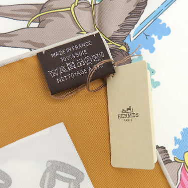エルメス HERMES カレ70 キャラメル×ホワイト×ローズ シルク スカーフ 【Equipements a Cheval sur l'Elegance /エレガントな馬装品】