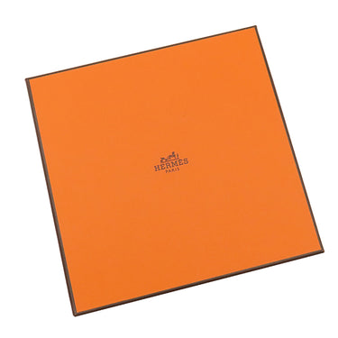 エルメス HERMES カレ70 キャラメル×ホワイト×ローズ シルク スカーフ 【Equipements a Cheval sur l'Elegance /エレガントな馬装品】