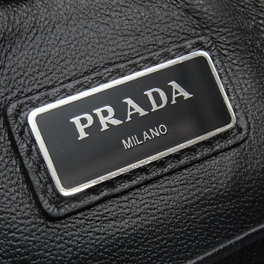 プラダ PRADA クジラプリント サフィアーノ ブラック レザー 2WAYバッグ シルバー金具 クラッチ ショルダー 黒 トライアングルロゴ くじら