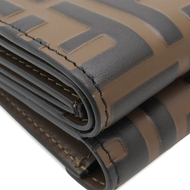 フェンディ FENDI FF ダイヤモンド財布 8M0480ADYMF13VK ブラウン レザー メタル 三つ折り財布 ゴールド金具 茶 ズッカ柄 コンパクトウォレット