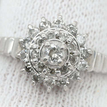 ノンブランド NON BRAND ダイヤモンド 0.40ct プラチナシルバー Pt900 ダイヤモンド リング 指輪 プラチナ フラワーモチーフ ヘイローリング 12.5号