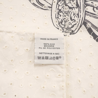 エルメス HERMES カレ70 イングリッシュ エンブロイダリー ホワイト×ブラック シルク スカーフ 【ブリッド ドゥ ガラ】