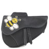 クリスチャン・ディオール Christian Dior KAWS BEE サドルバッグ ブラック レザー ボディバッグ シルバー金具 黒 ハチ カウズ コラボ