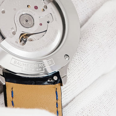 腕時計 ボーム&メルシエ BAUME&MERCIER クリフトン ボーマティック M0A10399 自動巻き メンズ ブラック デイト シースルーバック