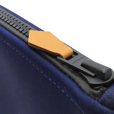 エルメス HERMES トゥルースフラット ネオバン MM ブルーマリン ナイロン ポリアミド エラスタン ポーチ マットブラック金具 紺 ウエットスーツ風 ボンディング