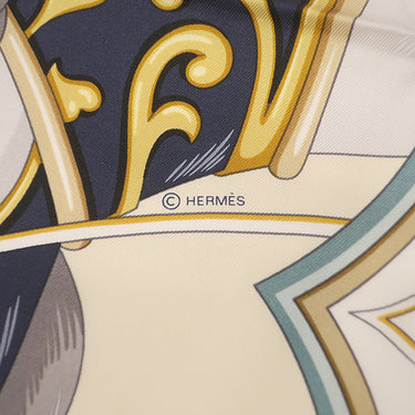 エルメス HERMES カレ90 CARRE クレーム×マリン×ゴールド シルク スカーフ 新品 未使用【HARNAIS DE COUR/宮廷の馬具】