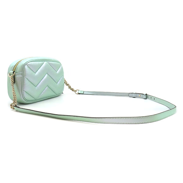 グッチ GUCCI ショルダーバッグ GGマーモント スモール カメラバッグ レザー シェブロンキルティングレザー グリーン ゴールド金具 イリデセント メタリック 447632【中古】 グッチ GUCCI GGマーモント スモール カメラバッグ 447632 グリーン