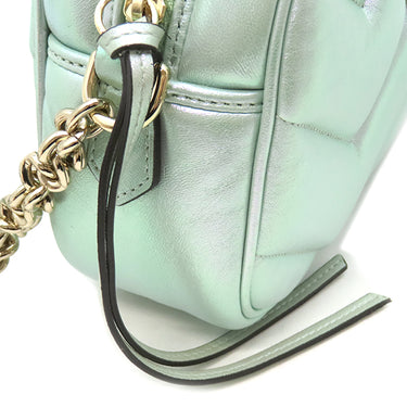 グッチ GUCCI GGマーモント スモール カメラバッグ 447632 グリーン レザー シェブロンキルティングレザー ショルダーバッグ ゴールド金具 イリデセント メタリック