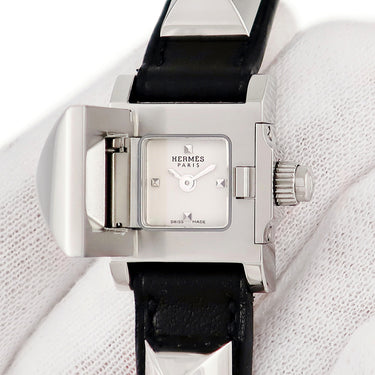 腕時計 エルメス HERMES ミニ メドール ME2.110 クオーツ レディース シルバー スクエア スタッズ 開閉式 ハンターケース