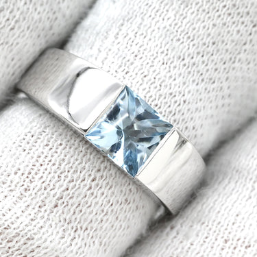 カルティエ Cartier タンク アクアマリン ライトブルー×ホワイトゴールド K18WG アクアマリン #49 リング 指輪 青 水色 Au750 18K 18金 スクエアカット 9号