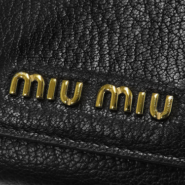 ミュウミュウ MIU MIU 二つ折り ロゴプレート 5MH109 NERO ゴートレザー マドラス 長財布 ゴールド金具 黒 ロングウォレット カードケース付き