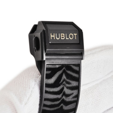 腕時計 ウブロ HUBLOT スピリットオブビッグバン カーボン ゴールド タイガー 642.QX.0113.RX.TIG22 自動巻き メンズ ブラック 限定