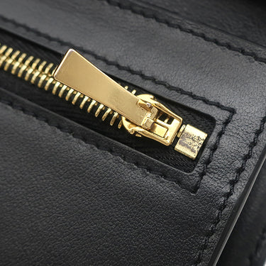 セリーヌ CELINE ミディアム ストラップウォレット 10B643 ブラック レザー 二つ折り財布 ゴールド金具 黒 ロゴ コンパクトウォレット