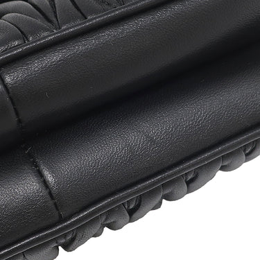ミュウミュウ MIU MIU マテラッセ ショルダー 5BH126 NERO レザー ショルダーバッグ シルバー金具 黒 ロゴプレート チェーン